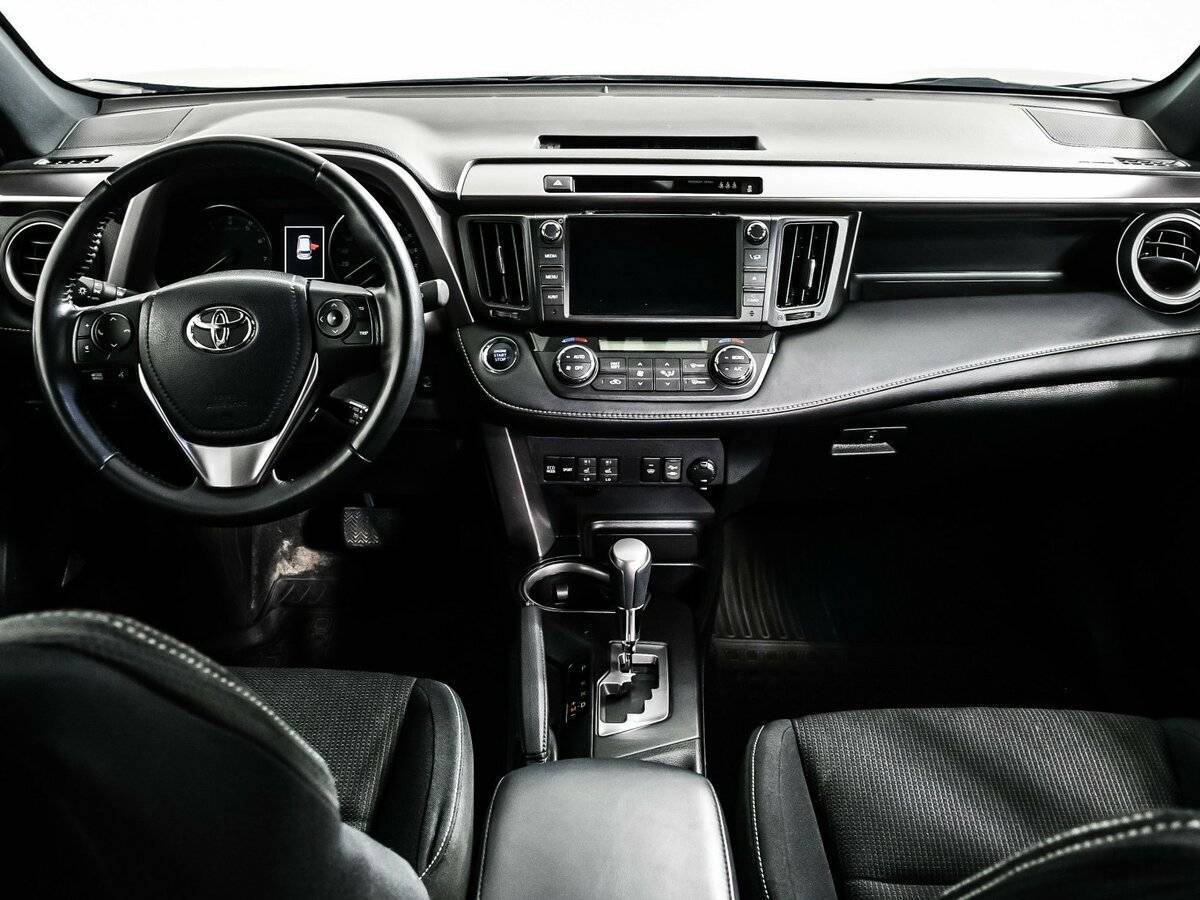 Купить Toyota RAV4 с пробегом. Фото: #10