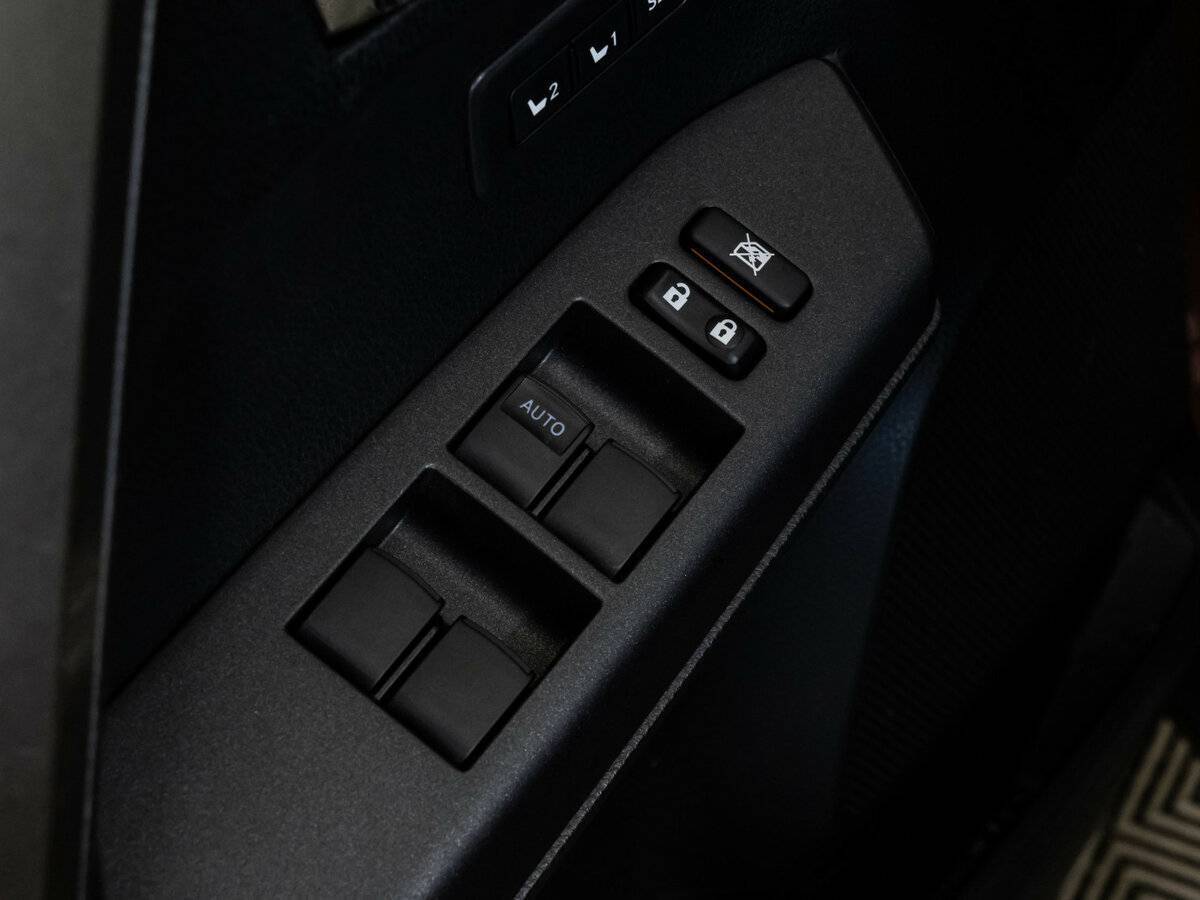 Купить Toyota RAV4 с пробегом. Фото: #17