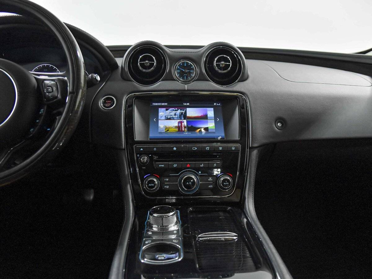 Купить Jaguar XJ с пробегом. Фото: #11