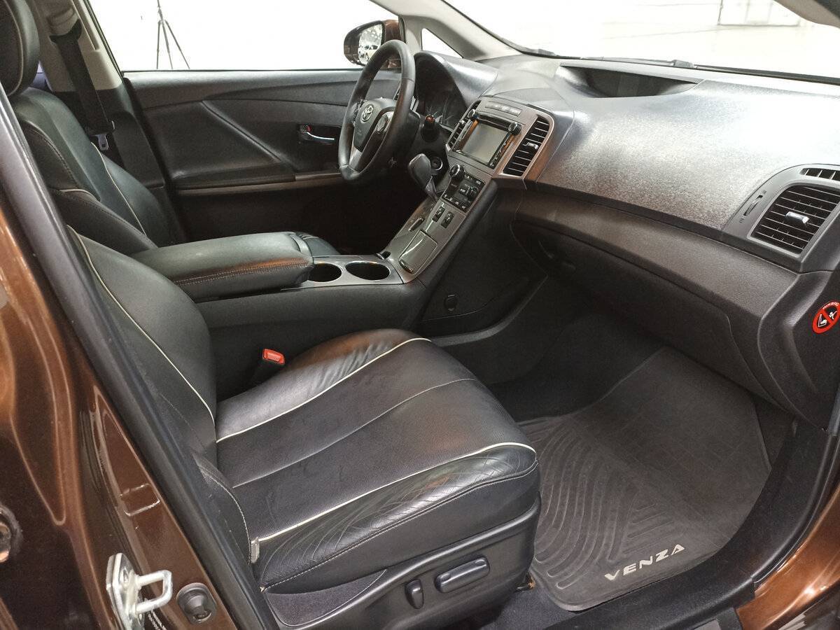 Купить Toyota Venza с пробегом. Фото: #10
