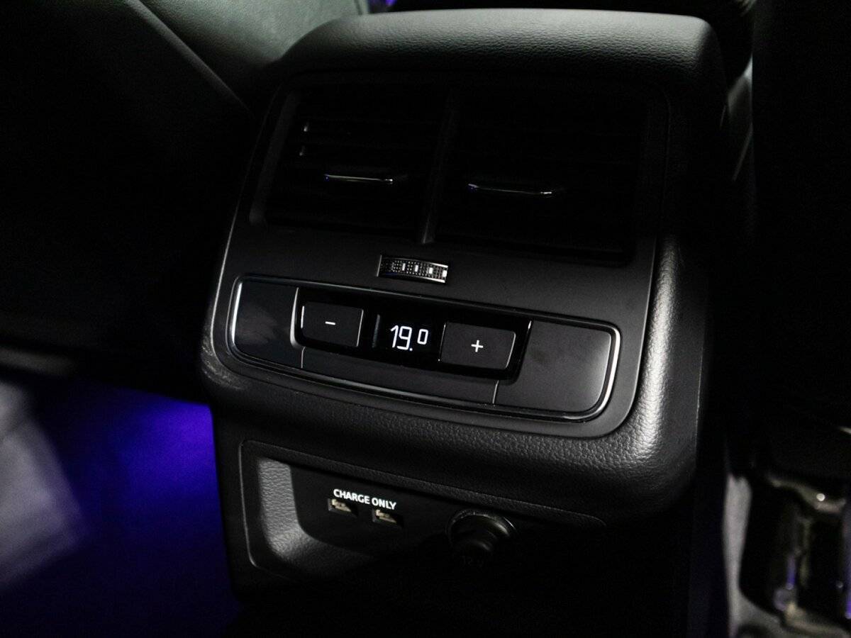 Купить Audi A4 с пробегом. Фото: #21