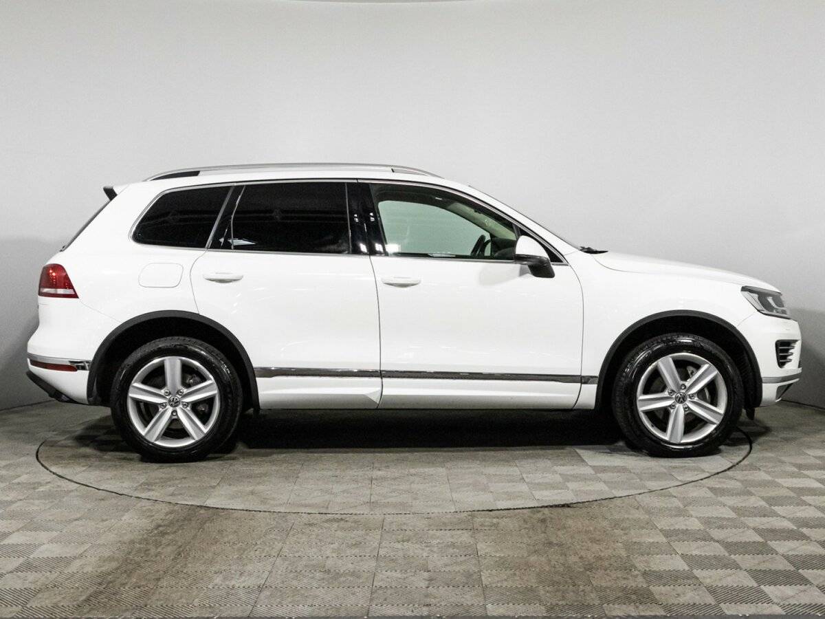 Купить Volkswagen Touareg с пробегом. Фото: #3