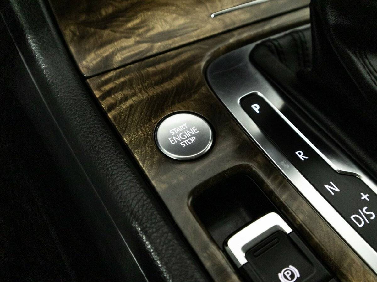 Купить Volkswagen Touareg с пробегом. Фото: #21