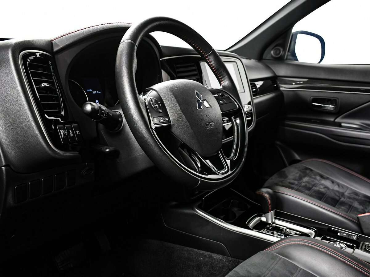 Купить Mitsubishi Outlander с пробегом. Фото: #11