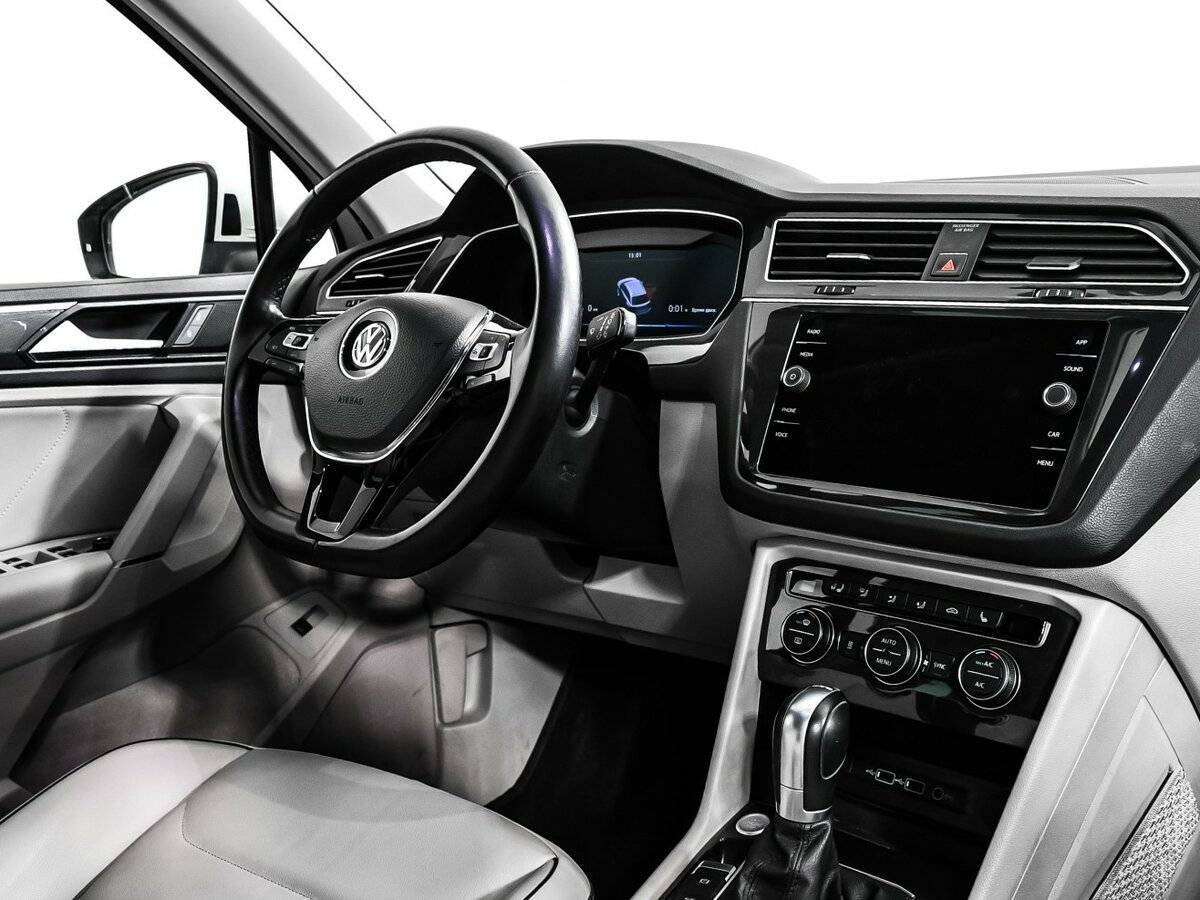 Купить Volkswagen Tiguan с пробегом. Фото: #8