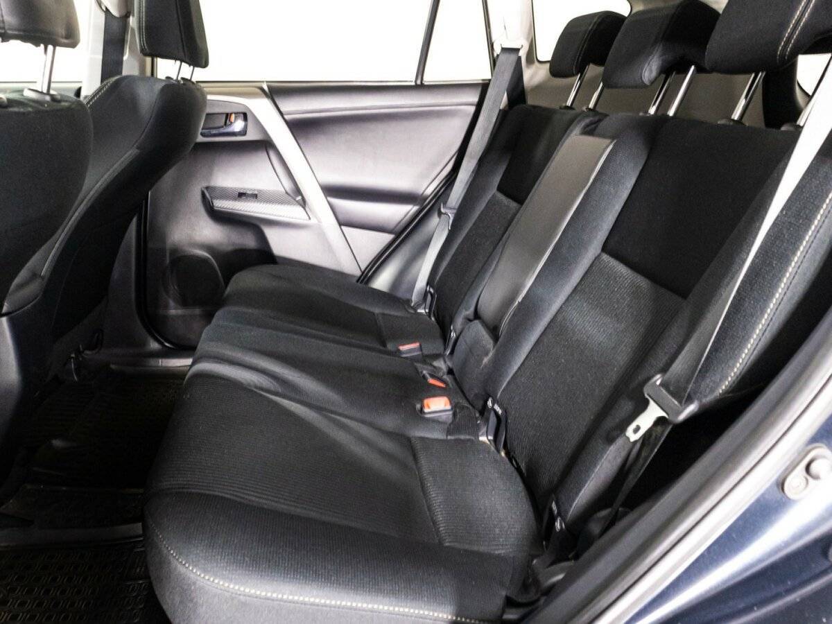 Купить Toyota RAV4 с пробегом. Фото: #9
