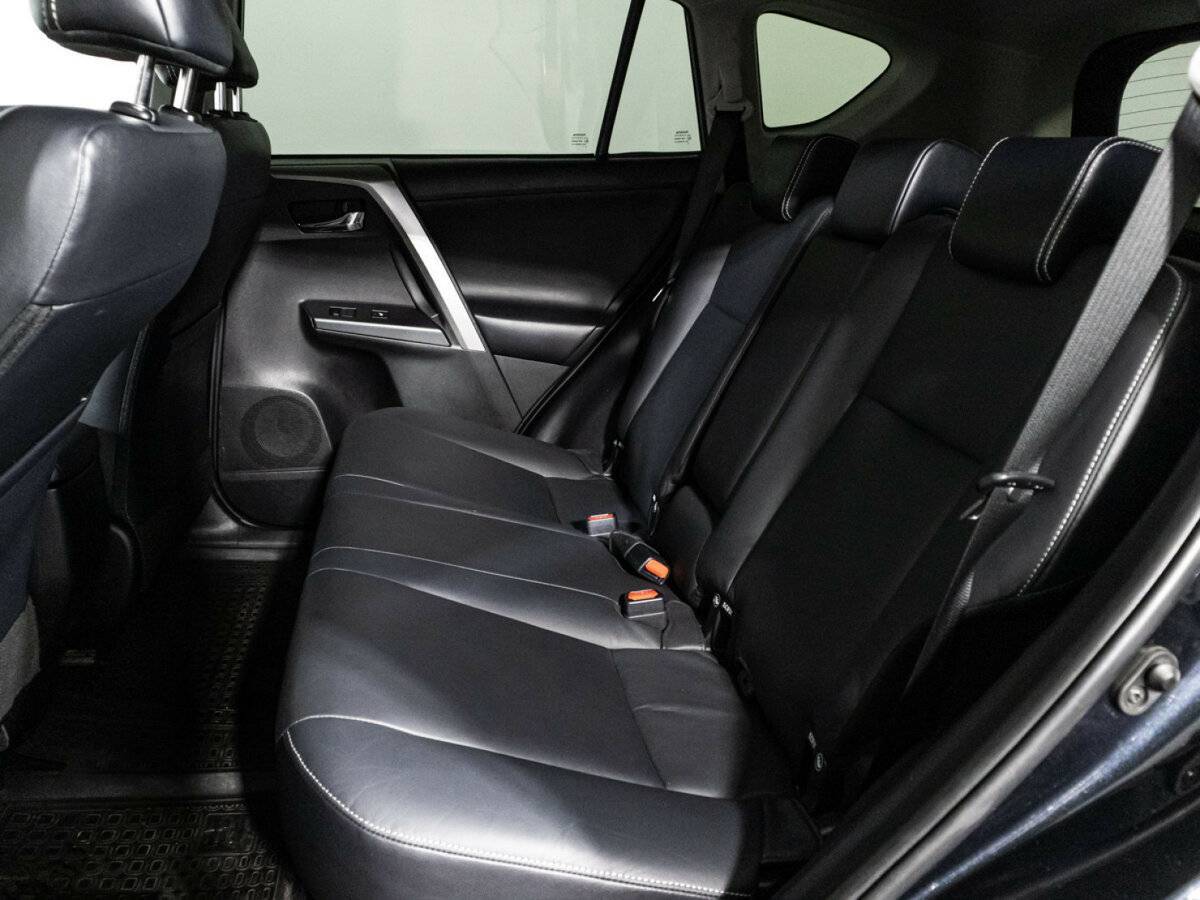 Купить Toyota RAV4 с пробегом. Фото: #9
