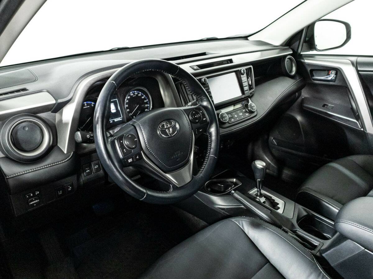 Купить Toyota RAV4 с пробегом. Фото: #10