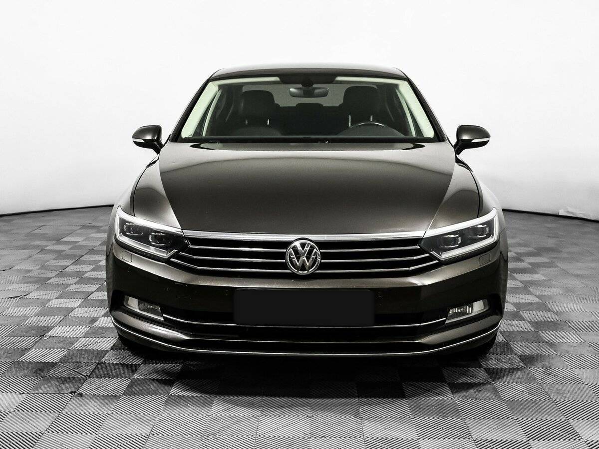 Купить Volkswagen Passat с пробегом. Фото: #1