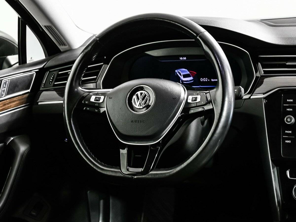 Купить Volkswagen Passat с пробегом. Фото: #14