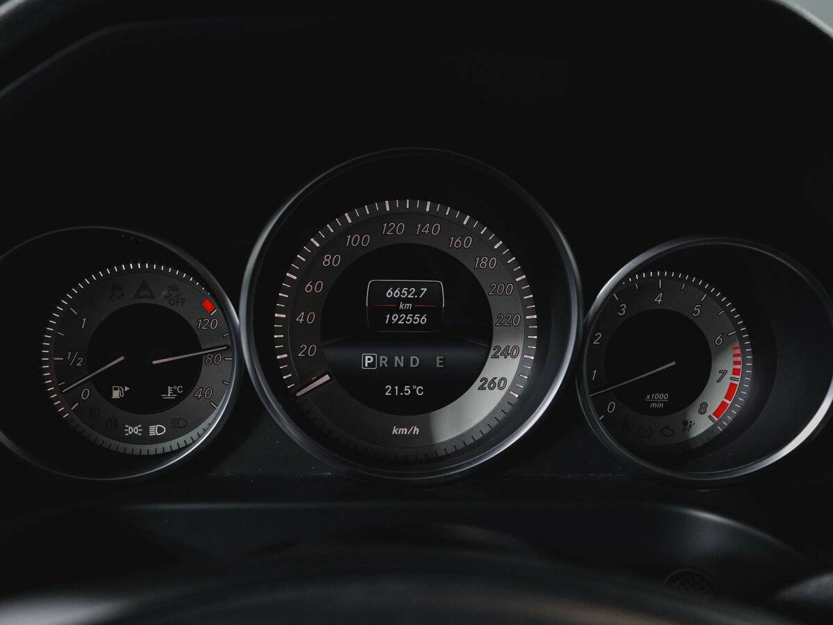 Купить Mercedes-Benz E-Класс с пробегом. Фото: #10