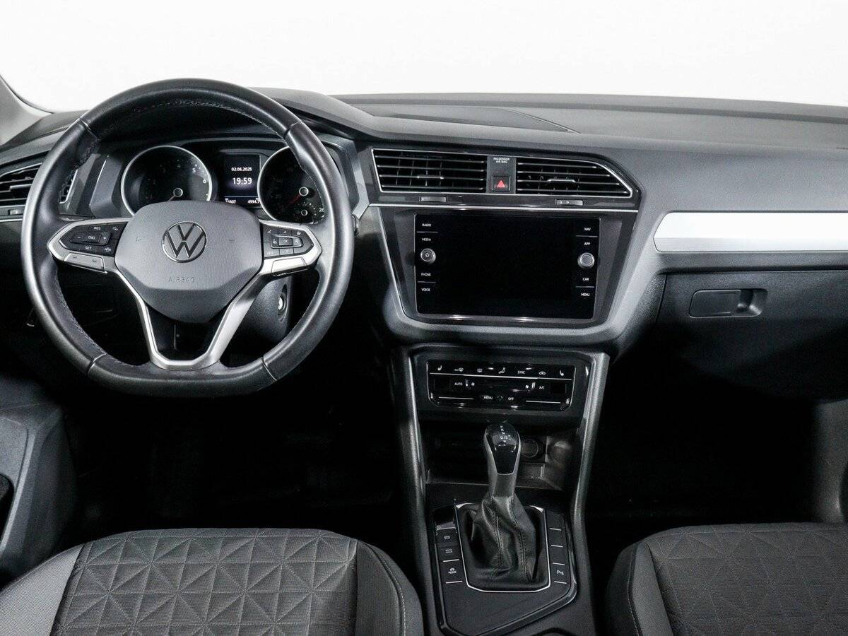Купить Volkswagen Tiguan с пробегом. Фото: #11