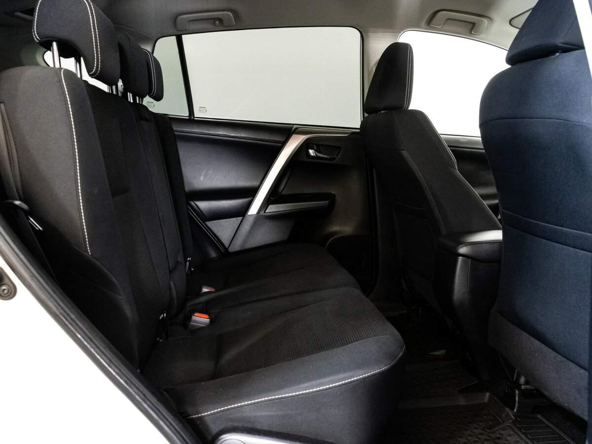 Купить Toyota RAV4 с пробегом. Фото: #16