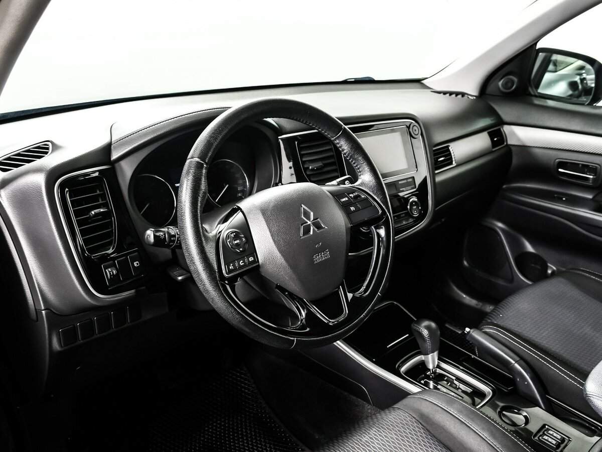 Купить Mitsubishi Outlander с пробегом. Фото: #12