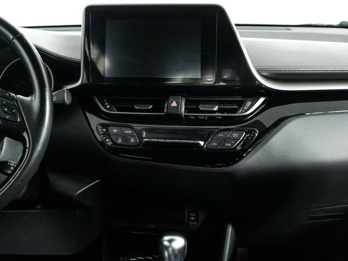 Купить Toyota C-HR с пробегом. Фото: #13