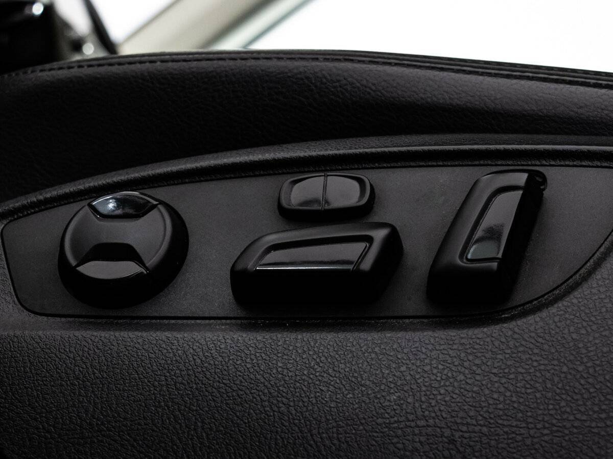 Купить Volkswagen Touareg с пробегом. Фото: #18