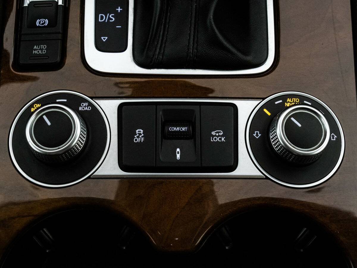 Купить Volkswagen Touareg с пробегом. Фото: #24