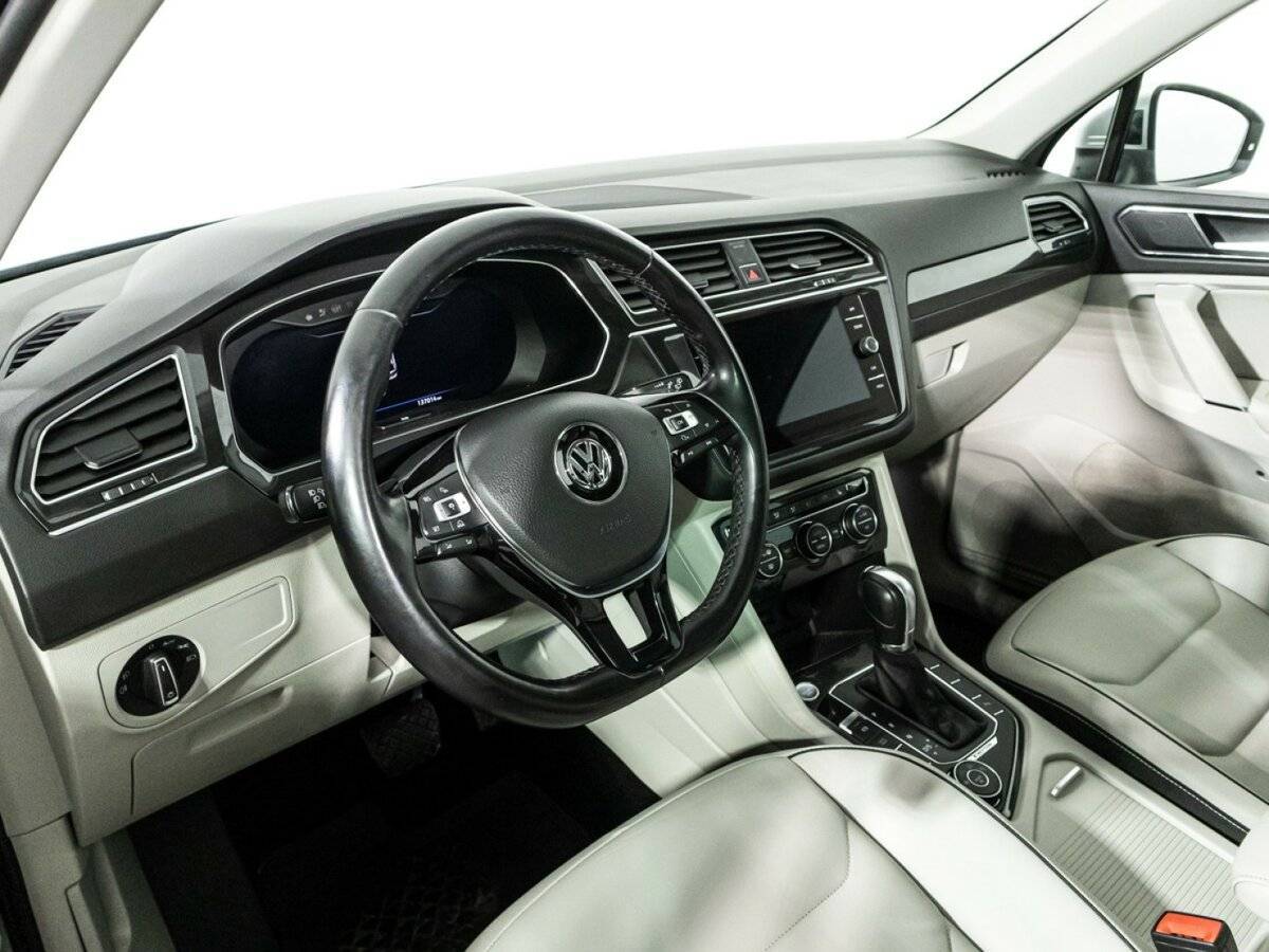 Купить Volkswagen Tiguan с пробегом. Фото: #10