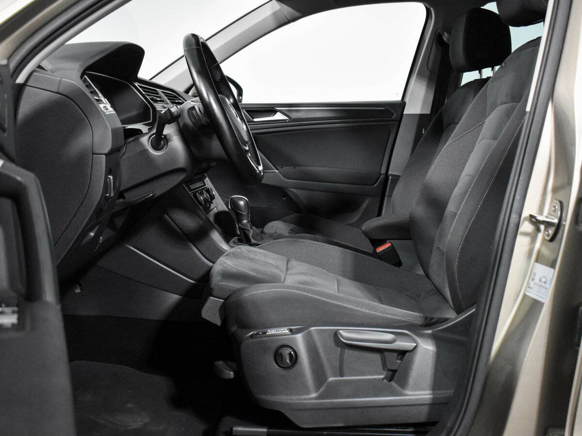 Купить Volkswagen Tiguan с пробегом. Фото: #11