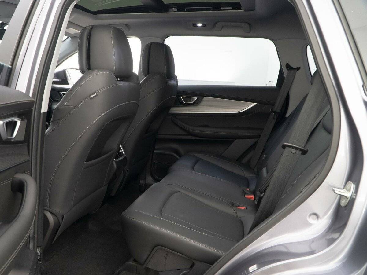 Купить Chery Tiggo 8 с пробегом. Фото: #10