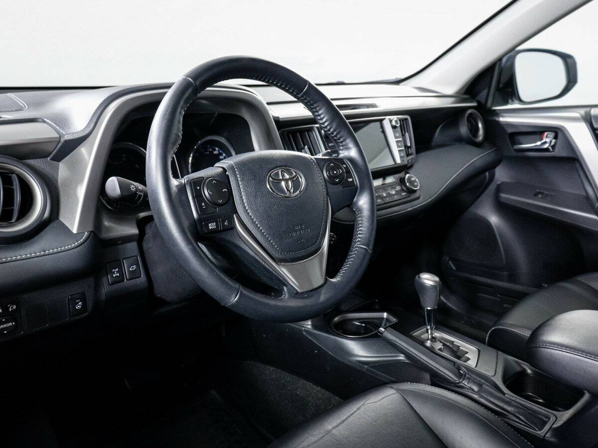 Купить Toyota RAV4 с пробегом. Фото: #13