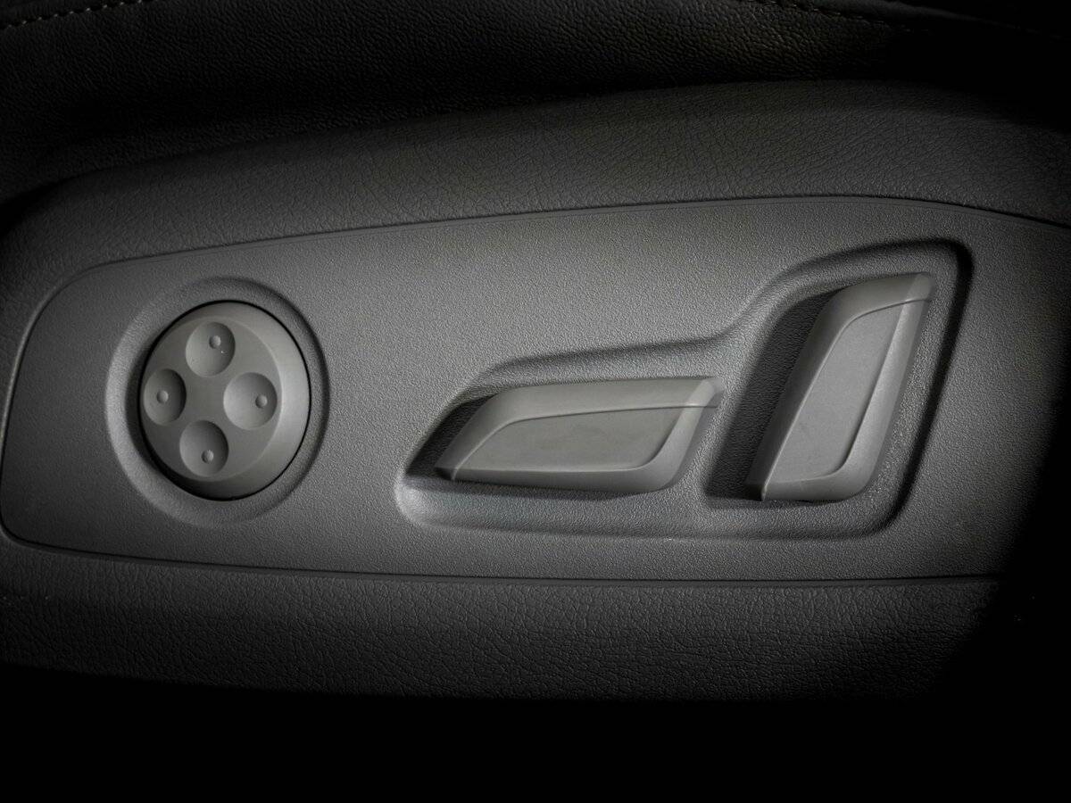 Купить Audi A4 с пробегом. Фото: #24