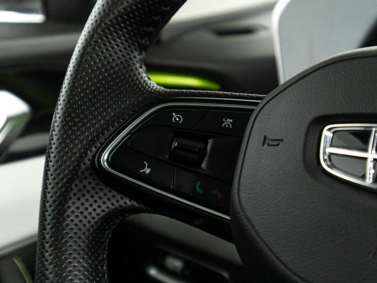 Купить Geely Coolray с пробегом. Фото: #21