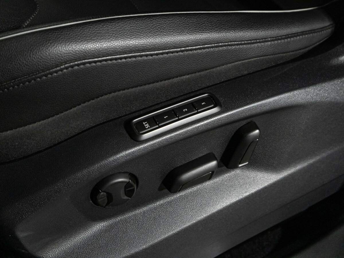 Купить Volkswagen Tiguan с пробегом. Фото: #17