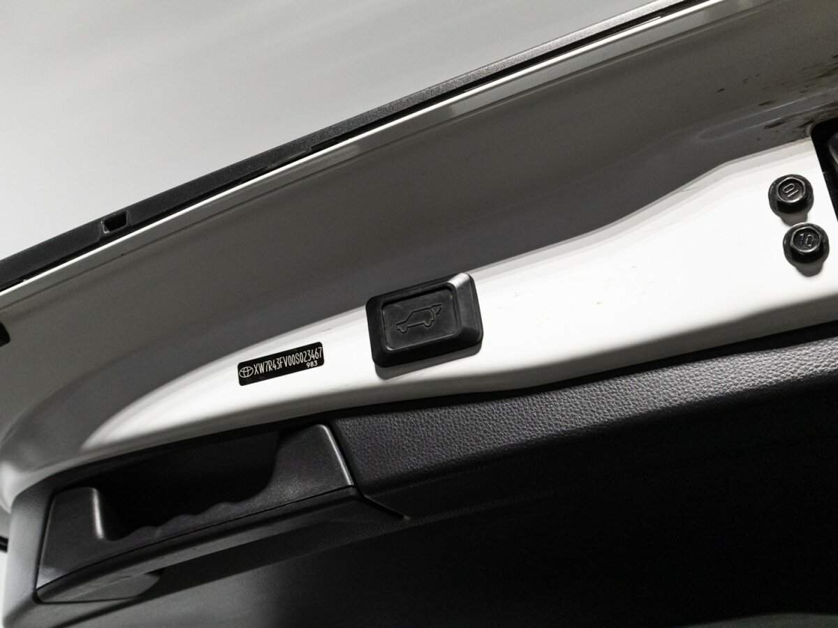 Купить Toyota RAV4 с пробегом. Фото: #15