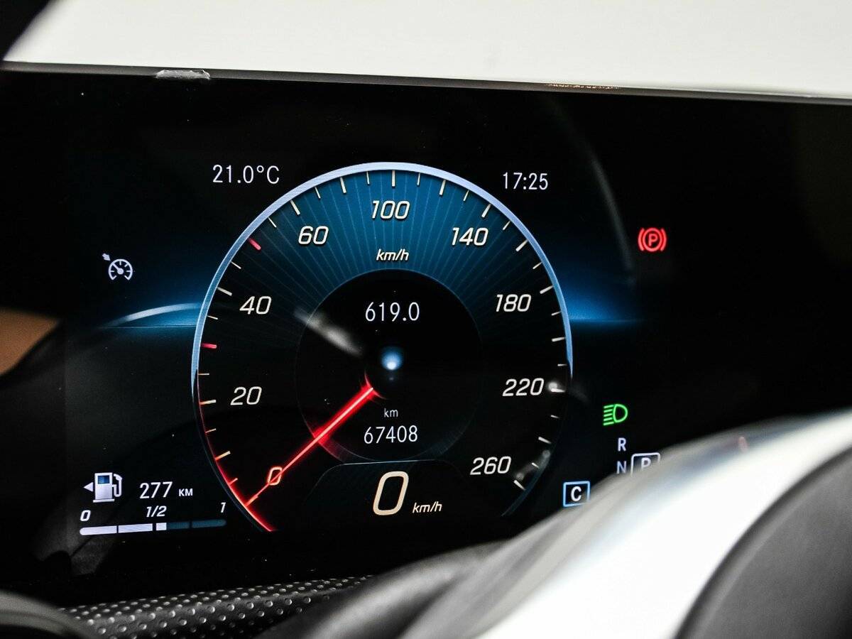 Купить Mercedes-Benz CLA с пробегом. Фото: #9