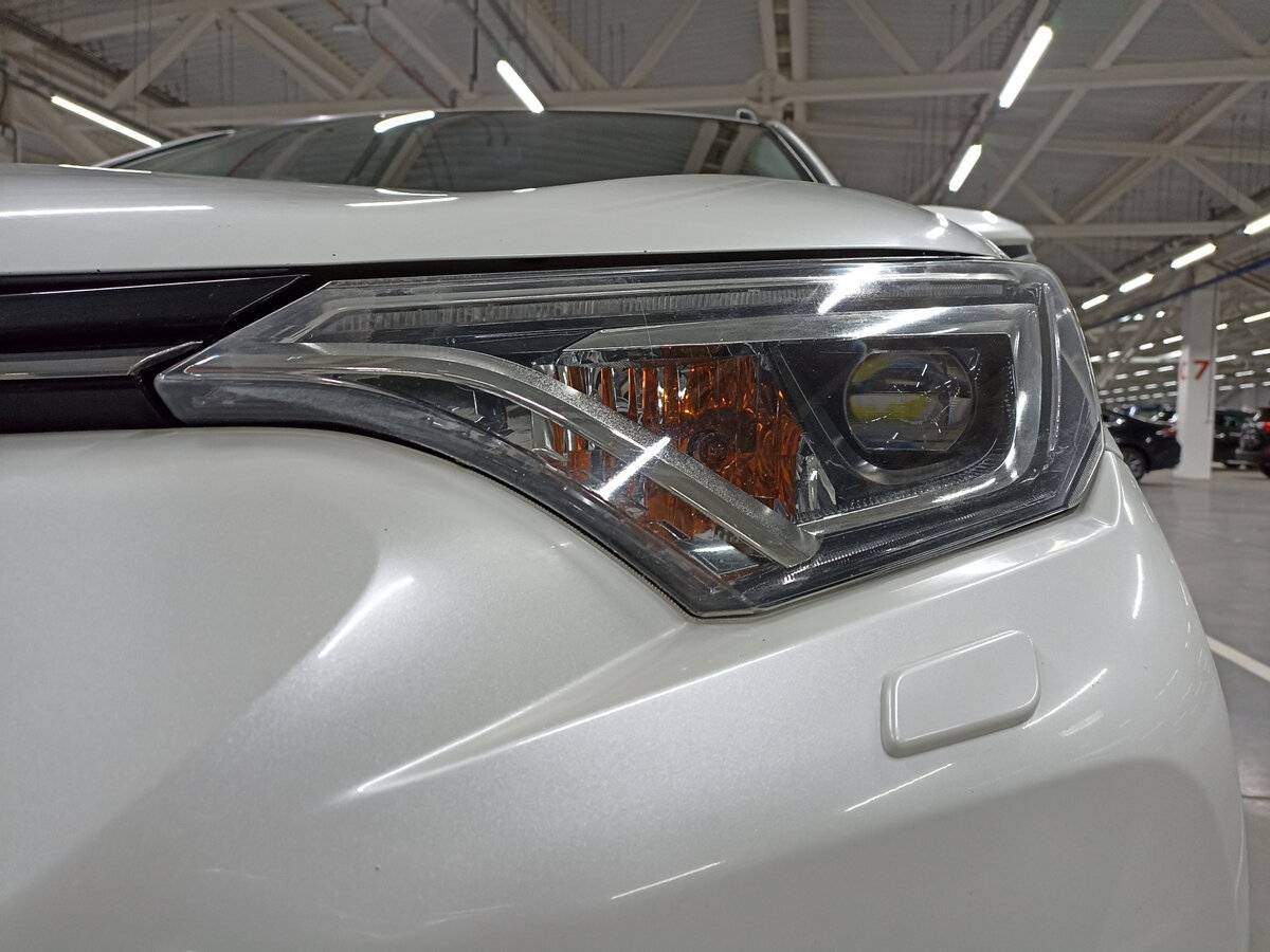 Купить Toyota RAV4 с пробегом. Фото: #16