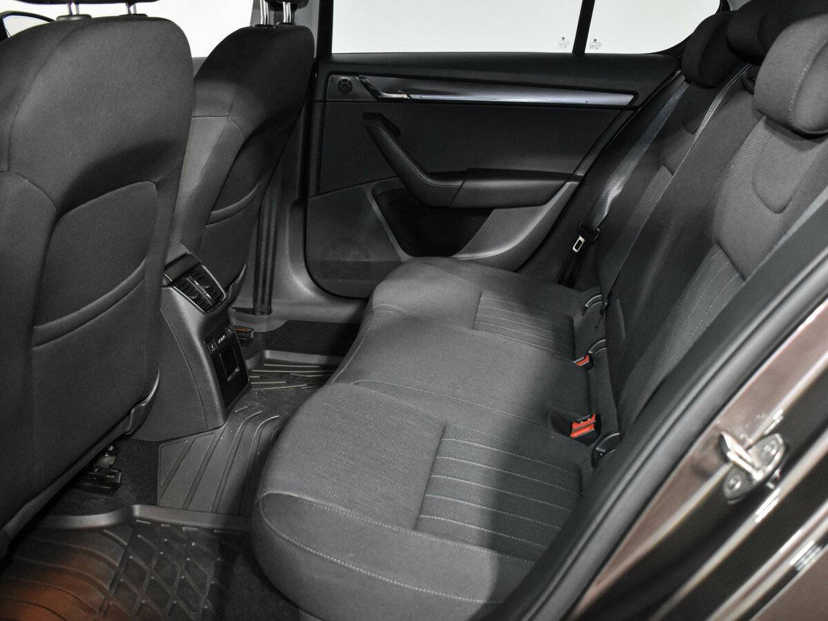 Купить Skoda Octavia с пробегом. Фото: #10