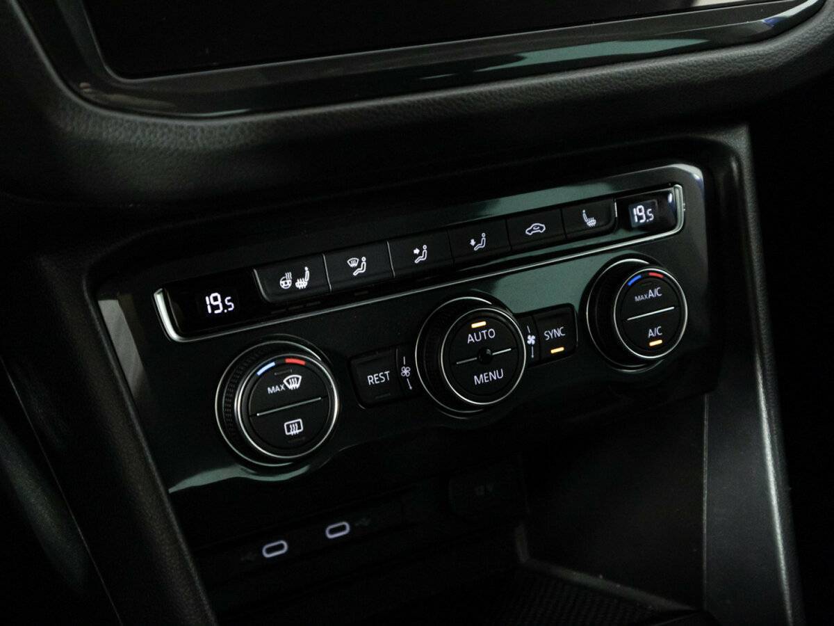 Купить Volkswagen Tiguan с пробегом. Фото: #22