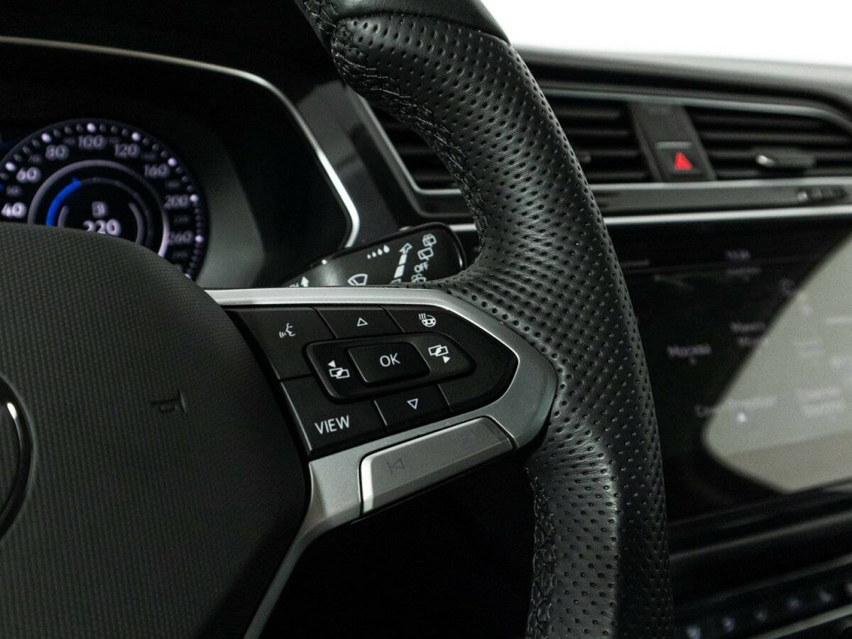 Купить Volkswagen Tiguan с пробегом. Фото: #23