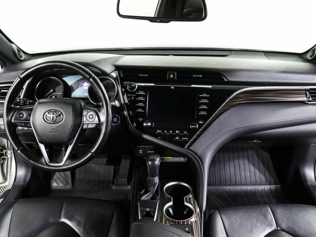 Купить Toyota Camry с пробегом. Фото: #12