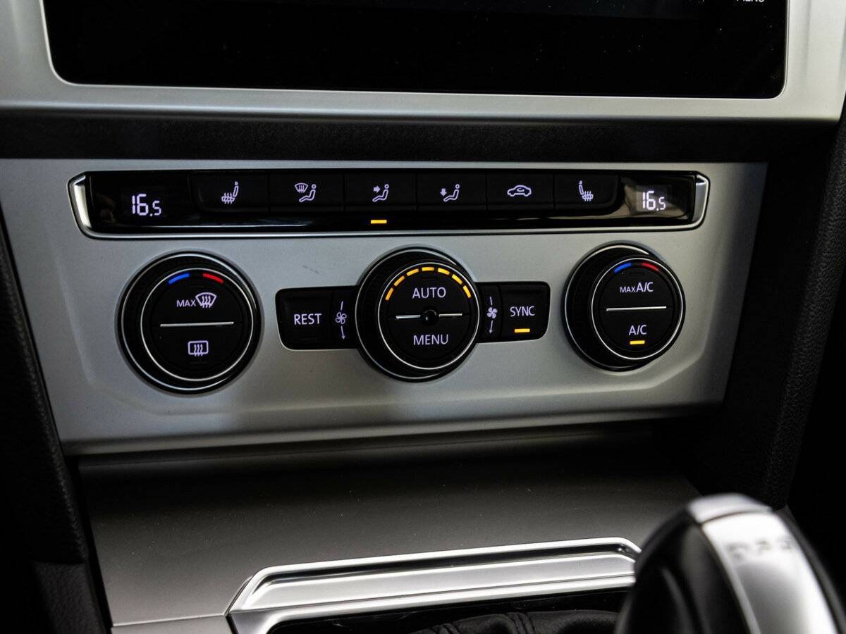 Купить Volkswagen Passat с пробегом. Фото: #14