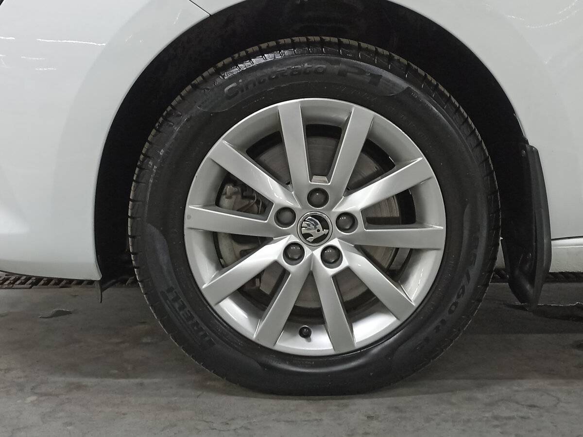 Купить Skoda Rapid с пробегом. Фото: #17