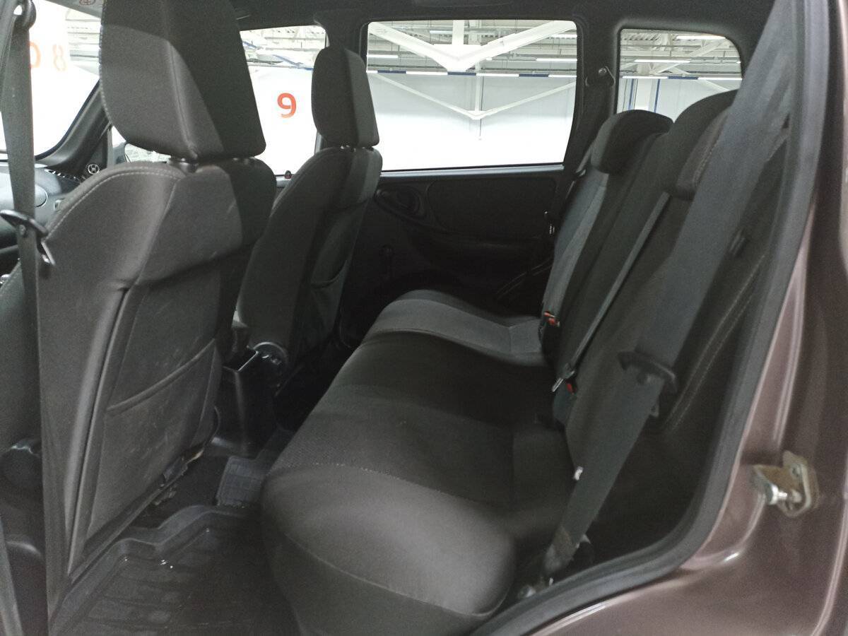 Купить Chevrolet Niva с пробегом. Фото: #11