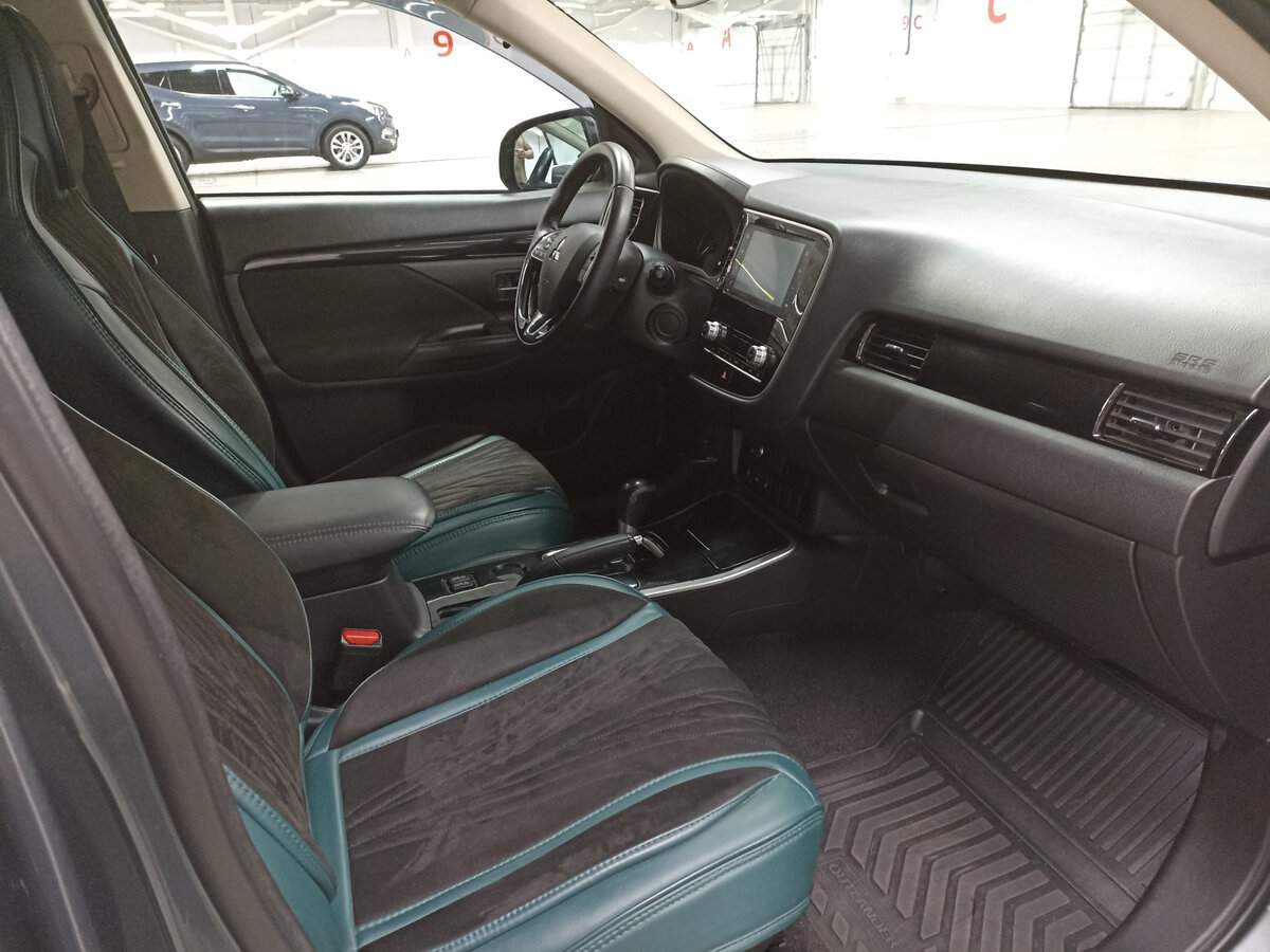 Купить Mitsubishi Outlander с пробегом. Фото: #10
