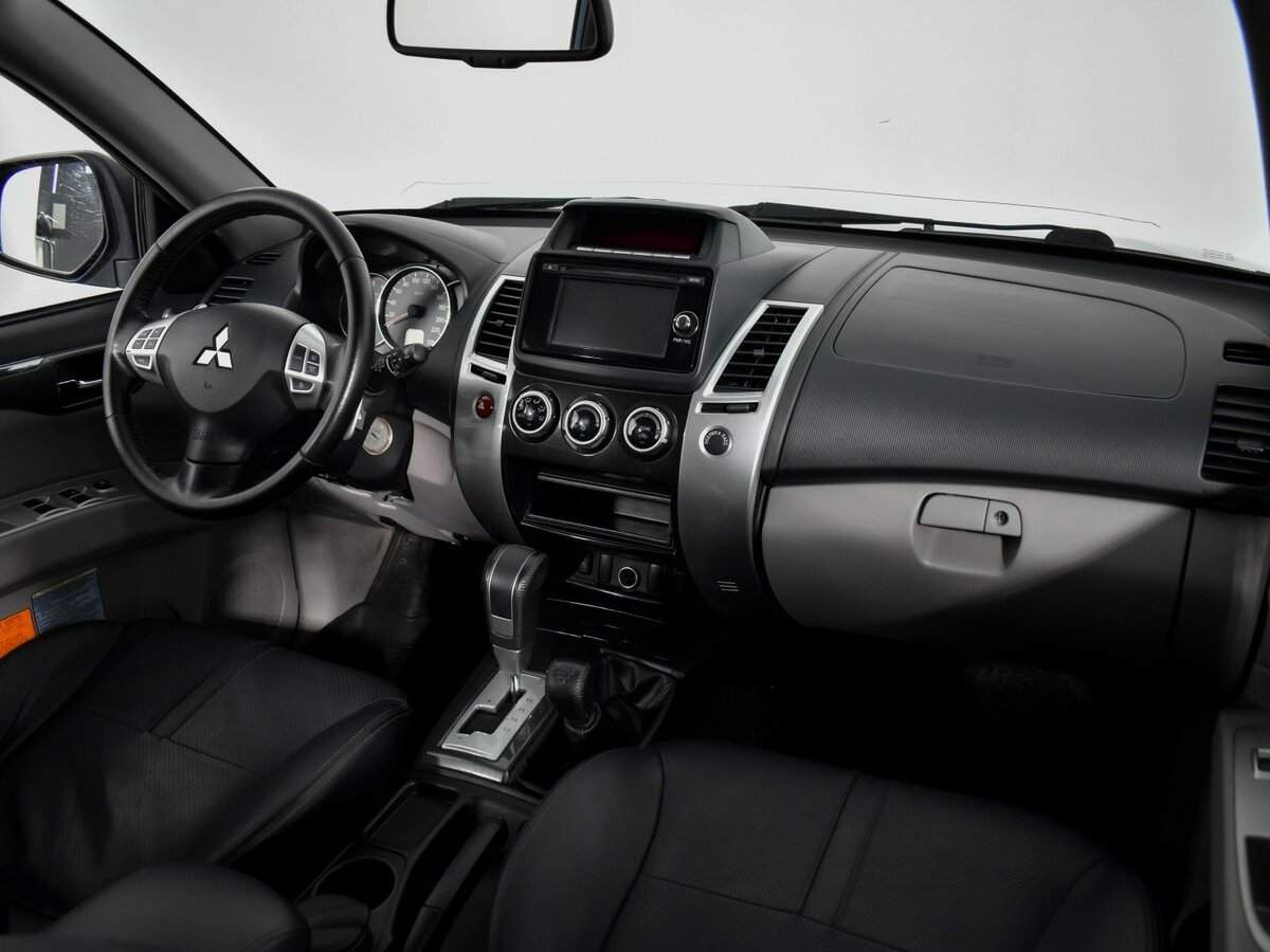Купить Mitsubishi Pajero Sport с пробегом. Фото: #8