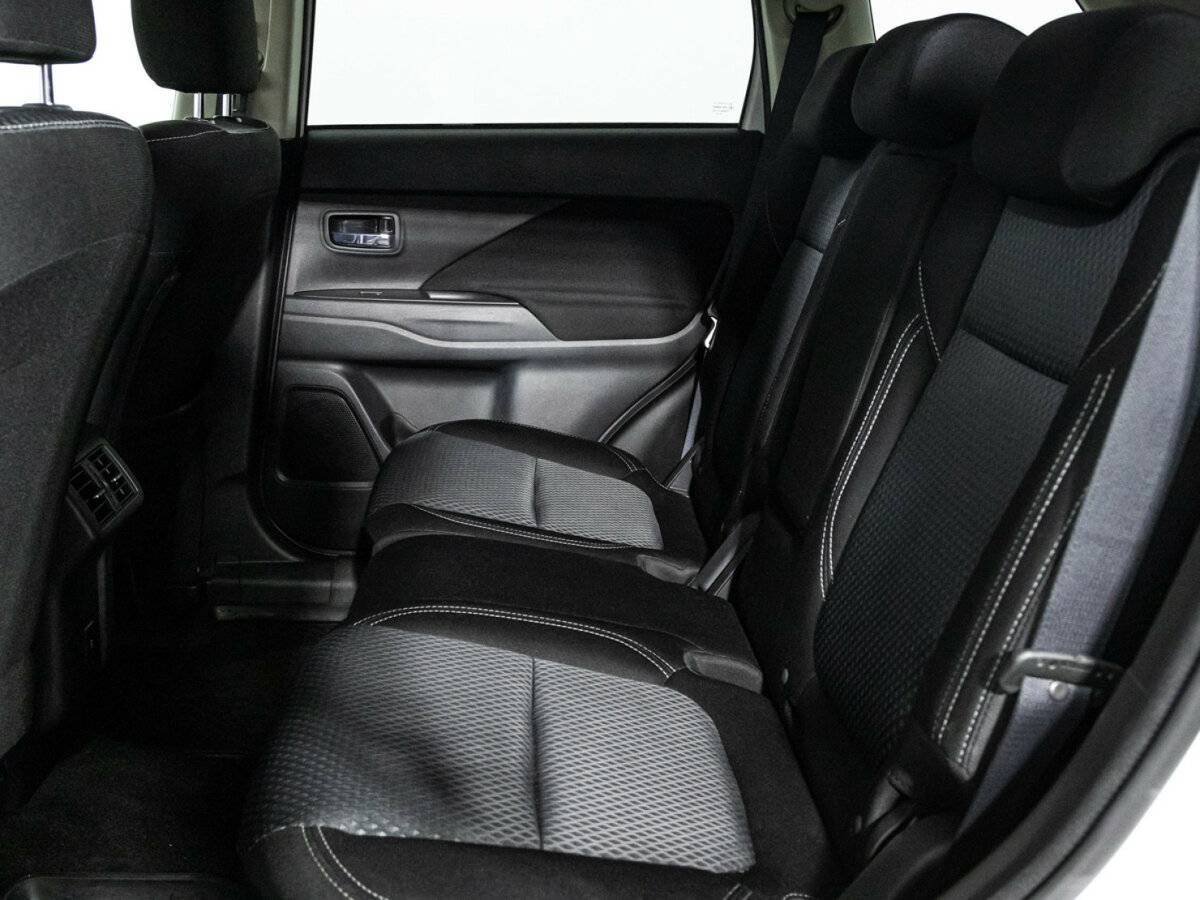 Купить Mitsubishi Outlander с пробегом. Фото: #9