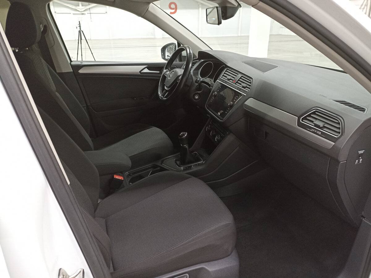 Купить Volkswagen Tiguan с пробегом. Фото: #10