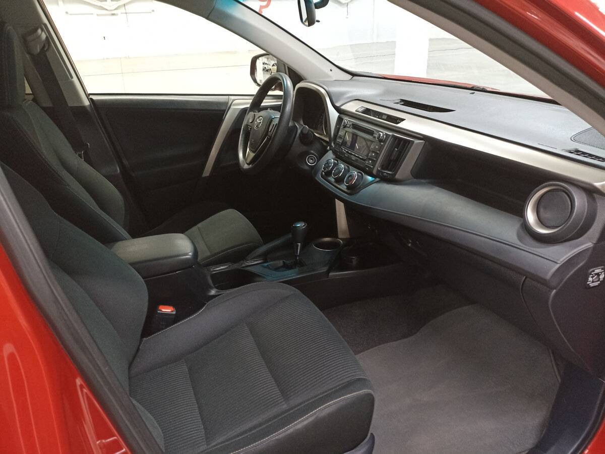 Купить Toyota RAV4 с пробегом. Фото: #10