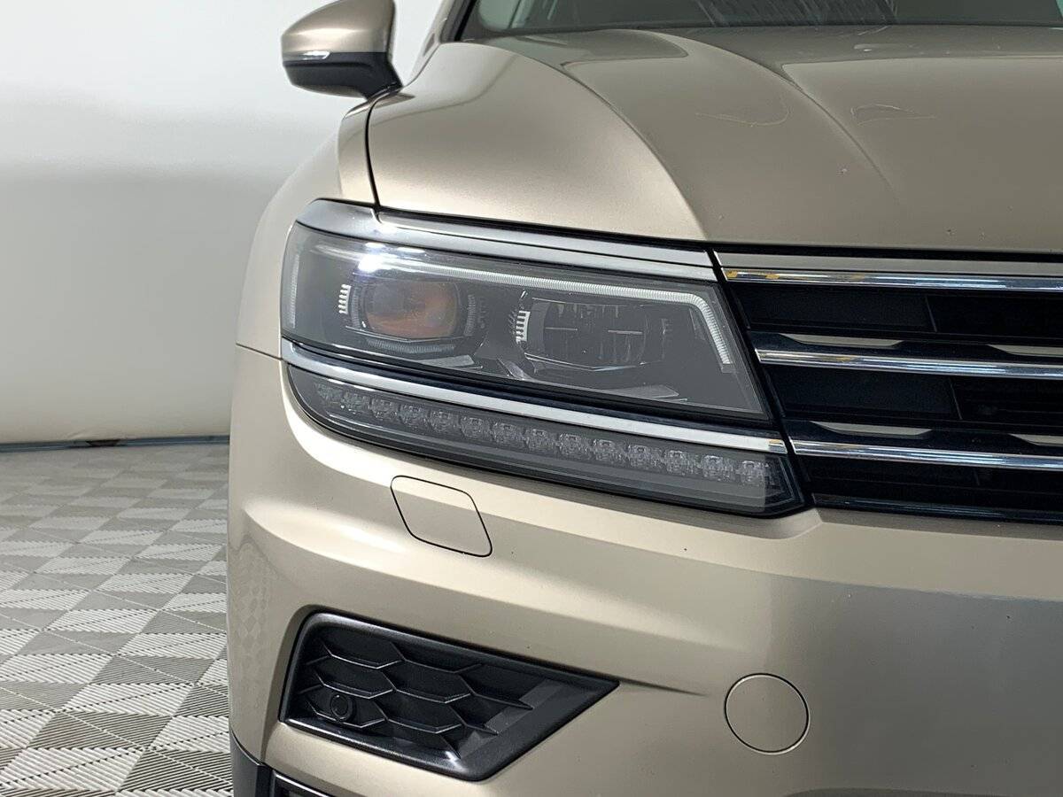 Купить Volkswagen Tiguan с пробегом. Фото: #9