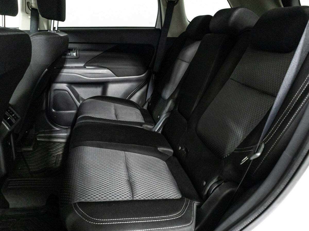Купить Mitsubishi Outlander с пробегом. Фото: #9