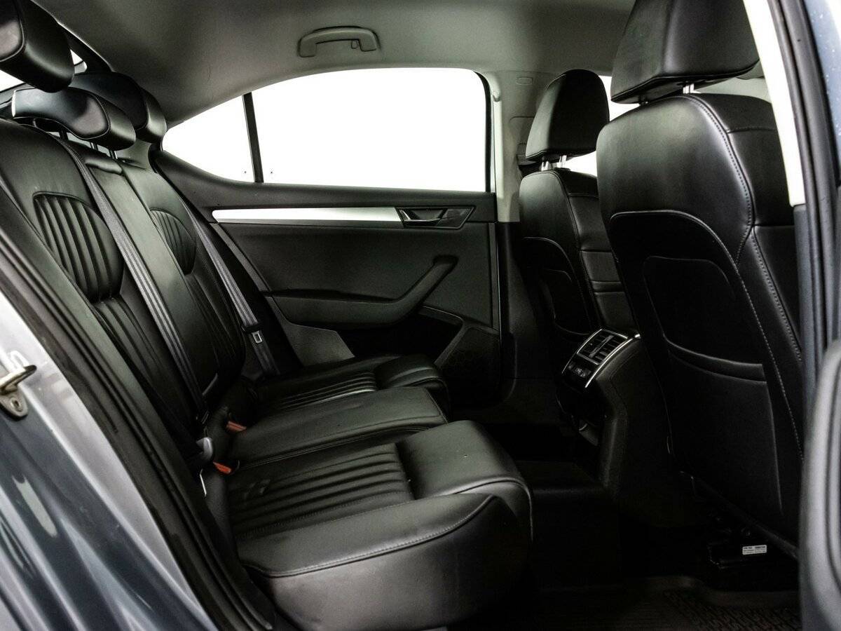 Купить Skoda Superb с пробегом. Фото: #17