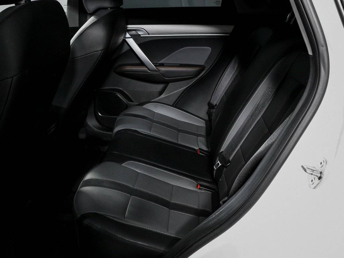 Купить Geely Coolray с пробегом. Фото: #9