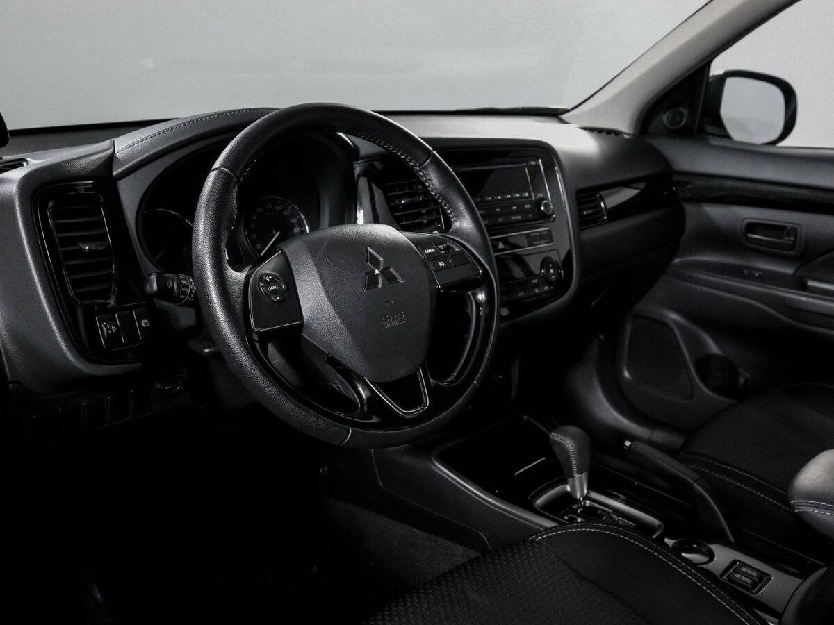Купить Mitsubishi Outlander с пробегом. Фото: #13