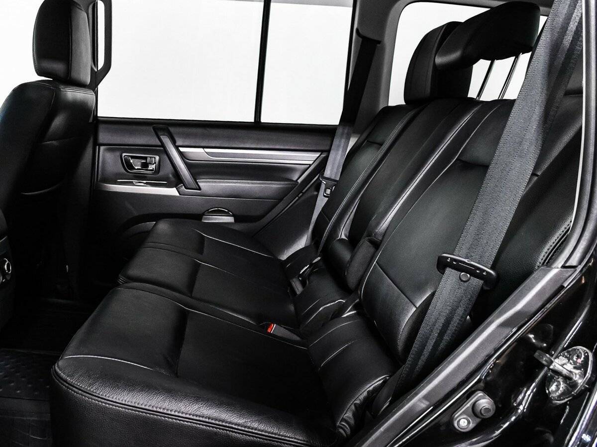 Купить Mitsubishi Pajero с пробегом. Фото: #13