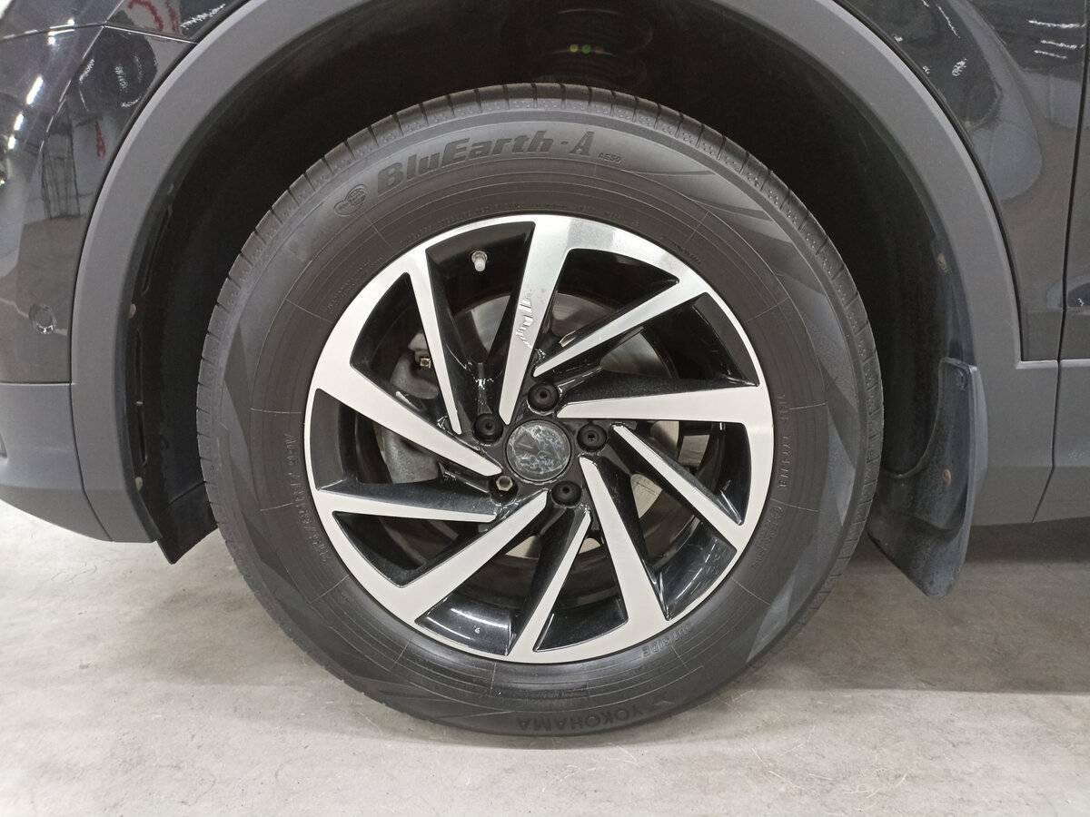 Купить Volkswagen Tiguan с пробегом. Фото: #17
